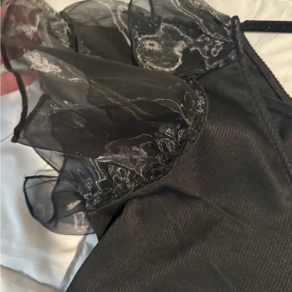 NWT Willow root blouse from buckle detailed ruffle sleeve - Picture 3 of 4